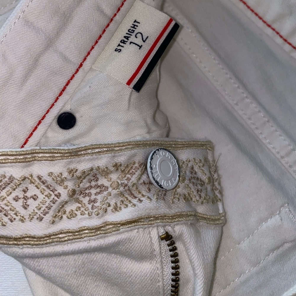 WHITE DENIM